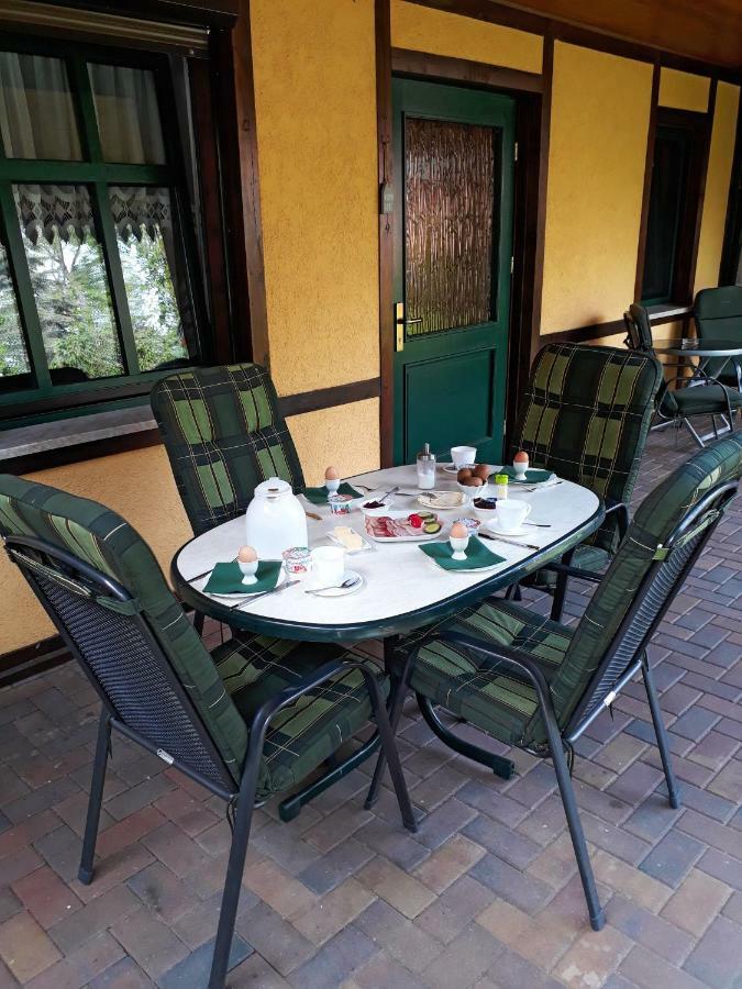 Pension Zum Weissen Hirsch Reitwein Екстериор снимка
